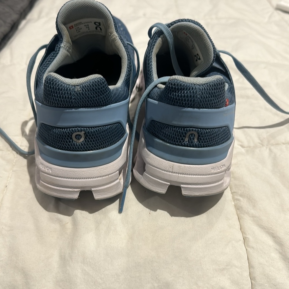 On Cloud. Sneakers. - image 2